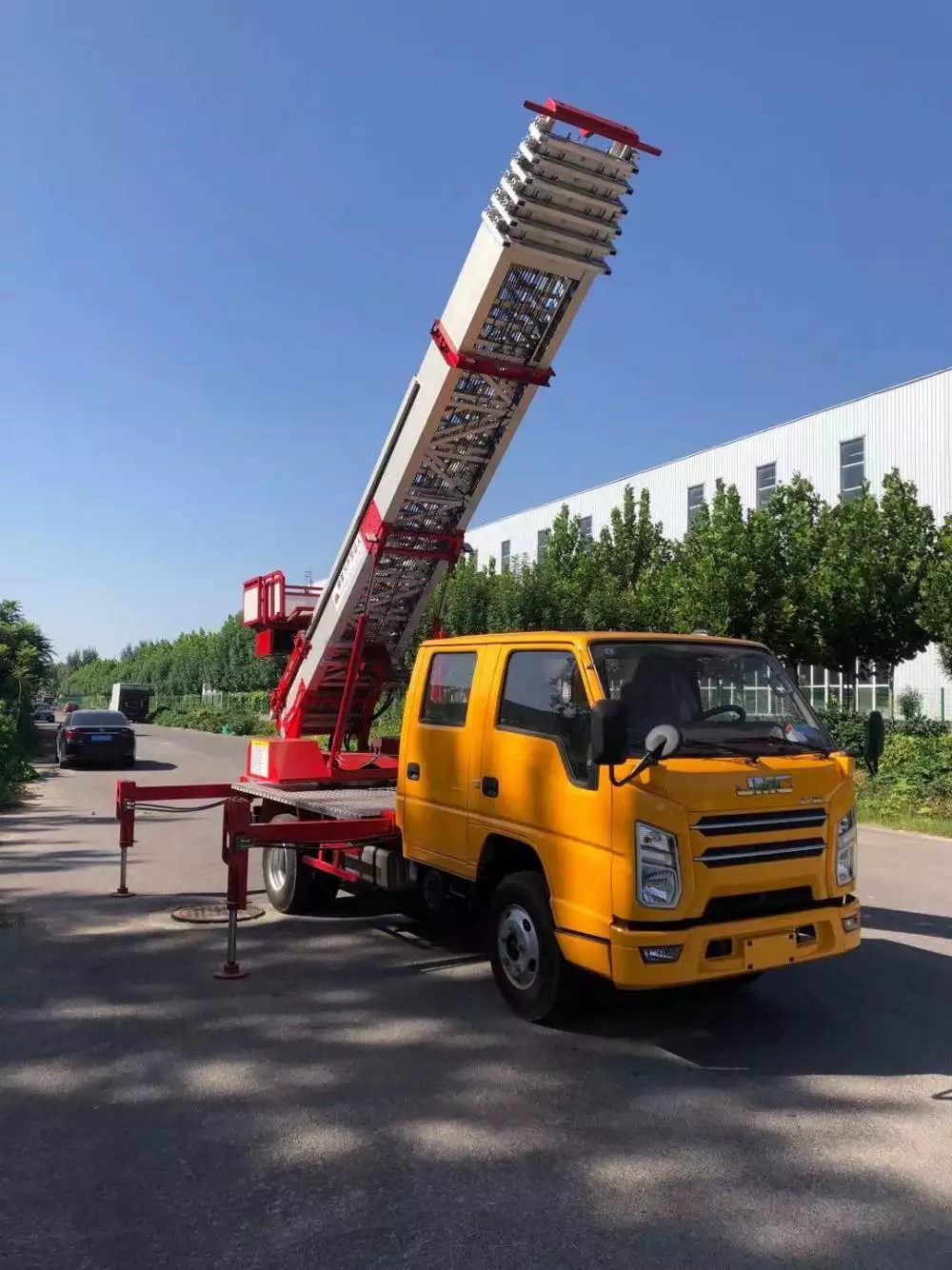 大城县附近的云梯车出租服务：轻松解决高空作业需求