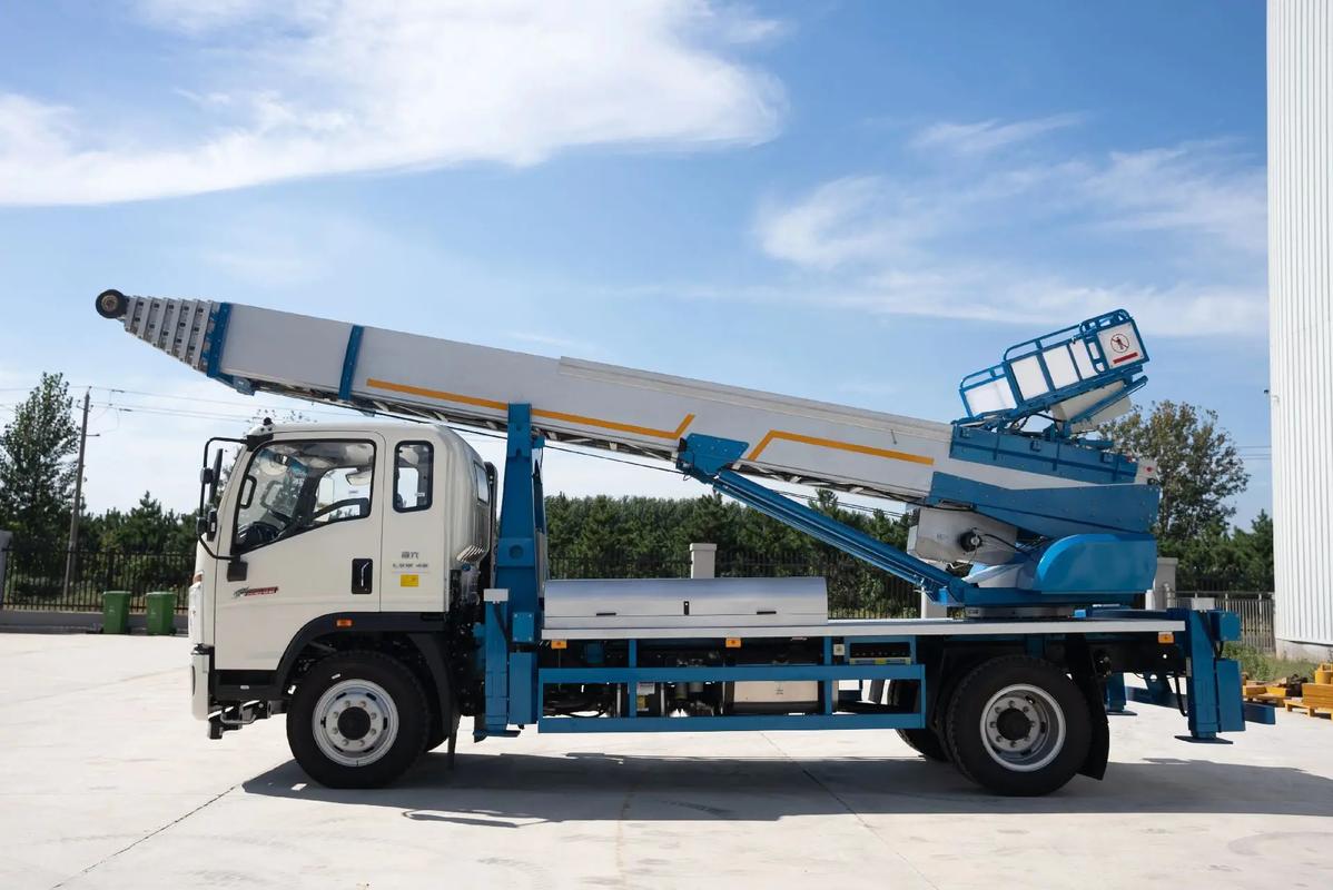 大城县云梯上料车租赁费用