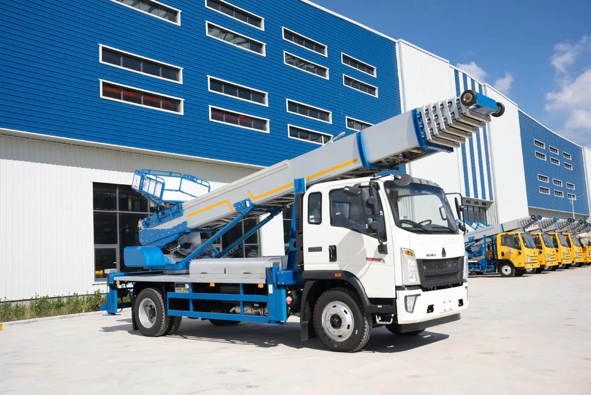 大城县出租云梯车高空作业车 建筑垃圾搬运